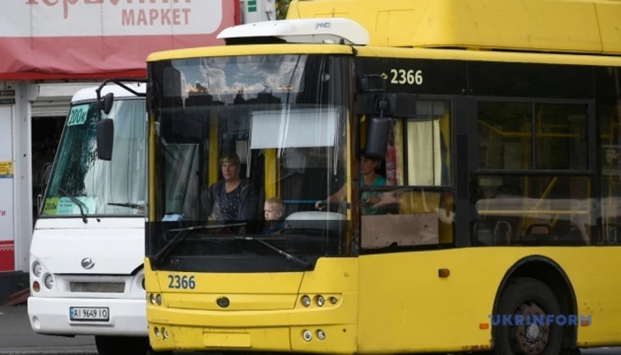 У Києві готують автобусні маршрути між гілками метро