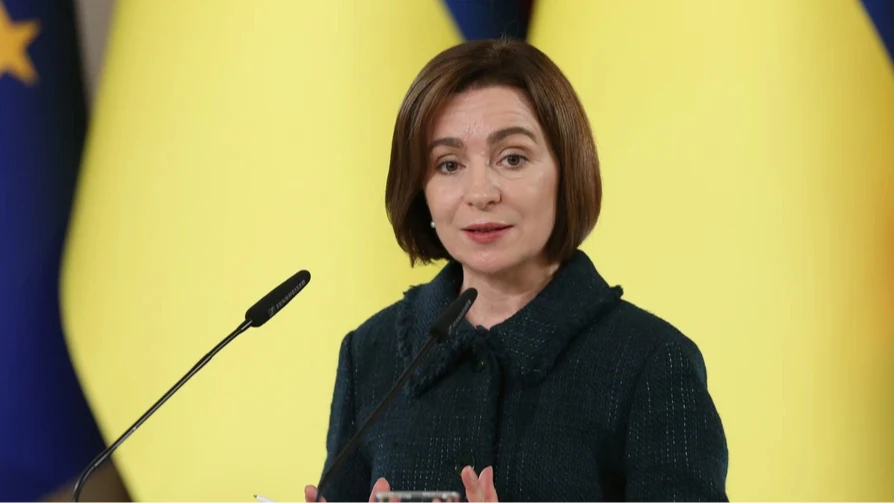 Санду й поліція Молдови повідомили про дрон, що впав у селі